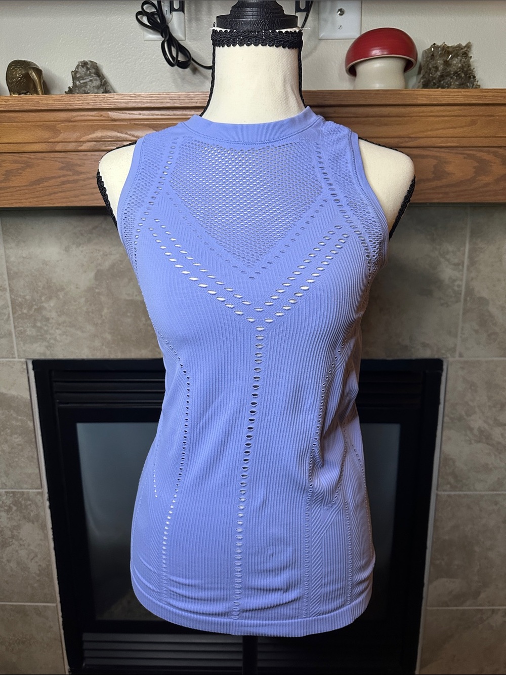 Athleta Women’s Sleeveless Blue Cut Out Mesh Detail Tank Top  Blue - Size XS